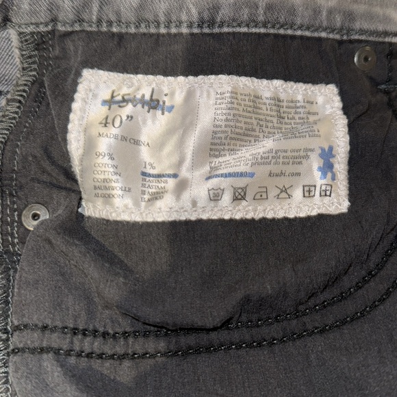 Ripped Jeans - Picture 4 of 4